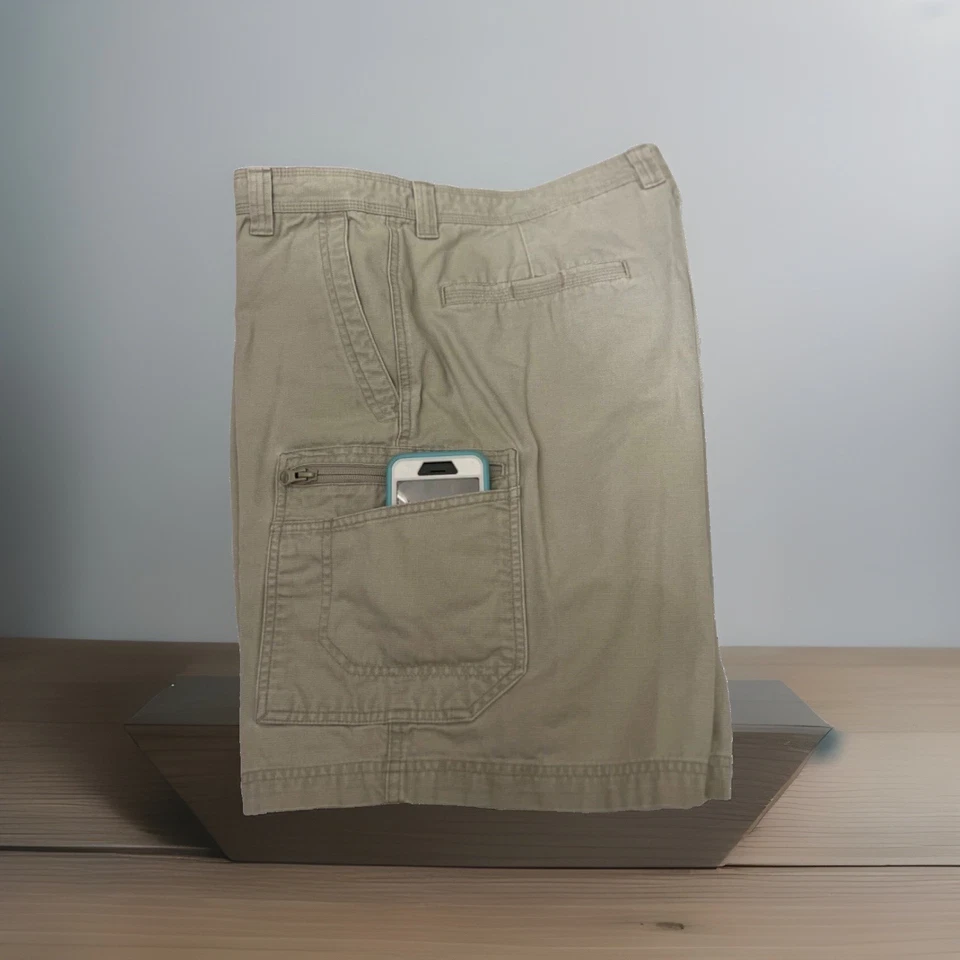Columbia Hiking Shorts Beige Cargo Pockets Snap Waist Smart Device Pocket Sz 40 - Image 1 of 4