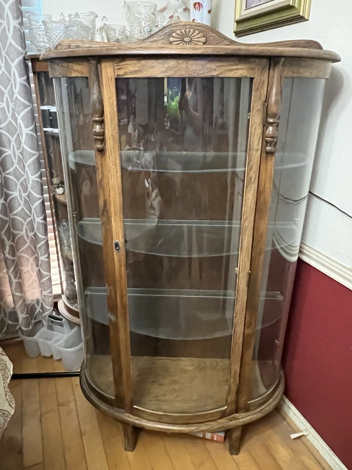 "Gabinete de curiosidades vintage de madera y vidrio curvo 60"" de alto 33,5 de ancho 3 estantes con luz" Foto 1 de 4