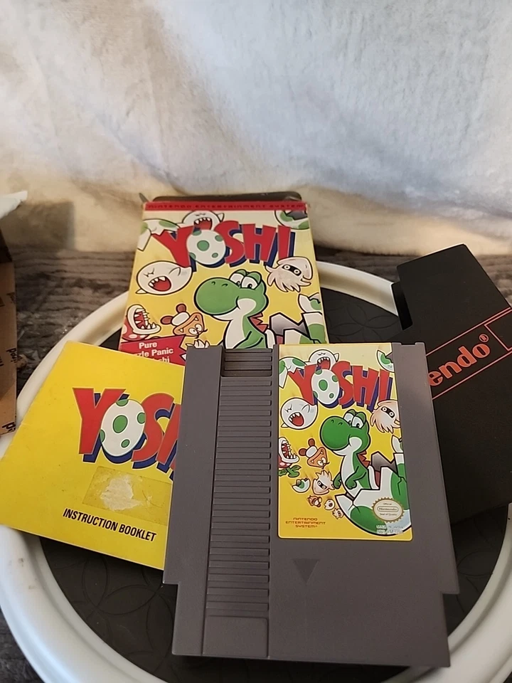 CIB YOSHI NINTENDO NES VIDEO GAME NAMCO WITH PROTECTOR - Image 1 of 1