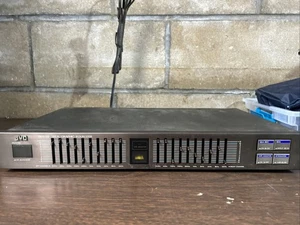Vintage JVC SEA-33 Stereo Graphic Equalizer Turns On - Picture 1 of 6