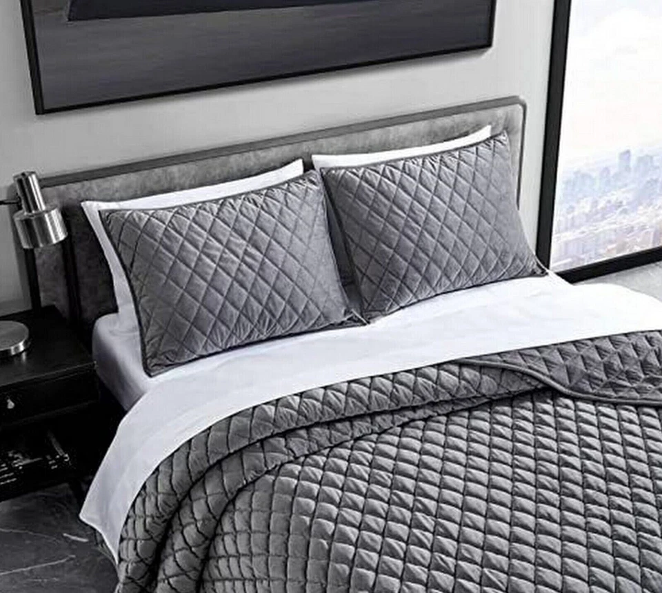 Vera Wang----- King Quilt 3 Pc Set Luxurious Diamond Velvet Bedding Grey - Image 1 of 4