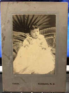 Cabinet Card Photo by B. Conklin Huntington Long Island N. Y. Female Child - Picture 1 of 3