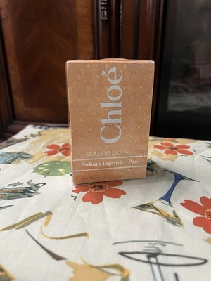 Chloe para mujer. Eau De Toilette Spray SELLADO 30 ML 1 FL Foto 1 de 4