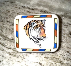 Lynn Chase Vintage Tiger Raj Porzellan Schmuckschatulle quadratisch - Bild 1 von 5