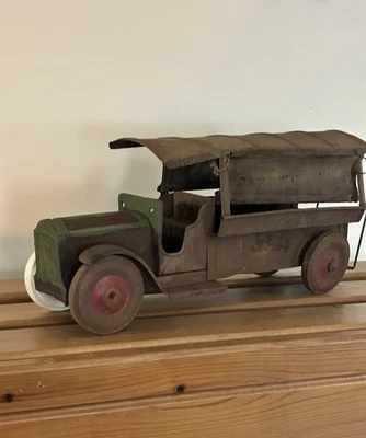 Super Rare 1920's Structo Army Ambulance With Original Canvas Sides! See Pics!!! - Image 1 of 4