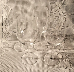 4 Beautiful Vintage, Riedel, Crystal Wine Glasses 8-7/8 inches Tall - Picture 1 of 3