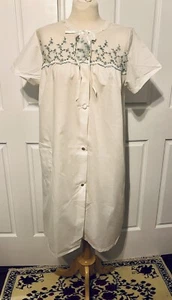 Vintage 1960s Merryline Cotton Poly White Blue Flower Embroidery Housecoat NOS - Picture 1 of 5