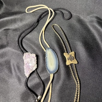 3 Corbatas Bolo únicas, Amatista, Piedra Polaca, Medalla de Oro Vaquero Foto 1 de 3