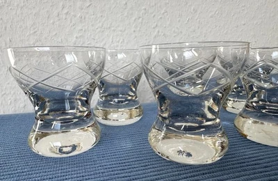 6 alte Likörgläser Schnapsgläser Stamper mit Schliff; schwerer Fuß vintage - Bild 1 von 4