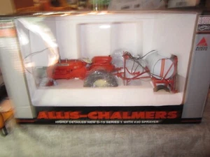 SPECCAST CLASSIC Allis Chalmers D15 w/#30 Sprayer 1/16 Diecast Farm Tractor - Picture 1 of 6