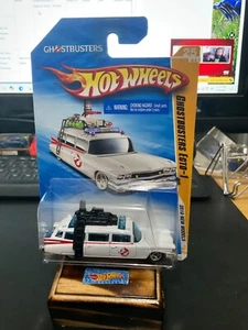 2010 HOT WHEELS NEW MODELS “ GHOSTBUSTERS ECTO-1 “ #25 - Picture 1 of 4