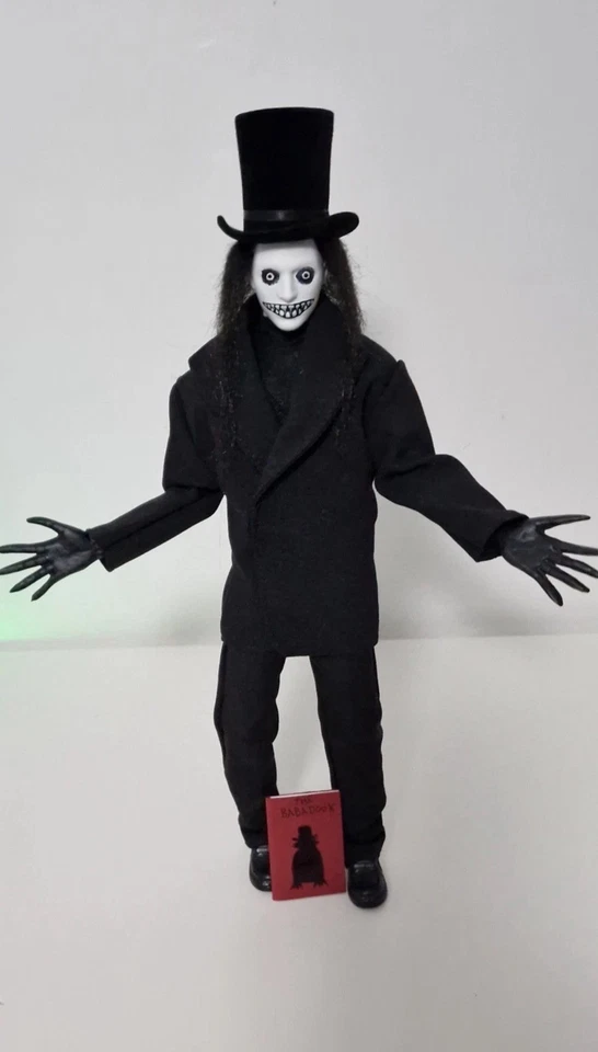 Mister Babadook 1/6 horror figure with red  book and stand Foto 1 de 1