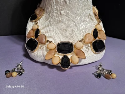 Juego de pendientes collar vintage Demi-Parure mezclados colores nude y marrón  Foto 1 de 4