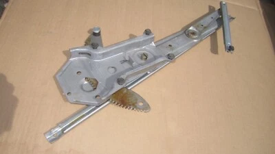 Dodge Neon 97-99 alzacristalli sinistro anteriore NOS Mopar OEM 4882285 (315) - Immagine 1 di 2
