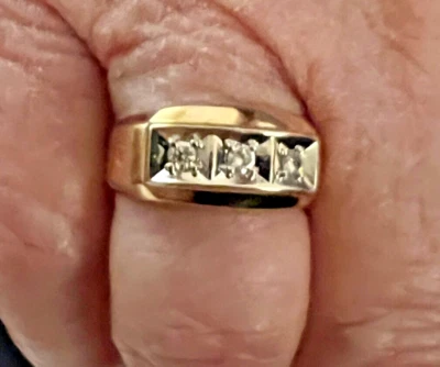Anillo de diamantes de oro de 10kt para hombre talla 10 Foto 1 de 4