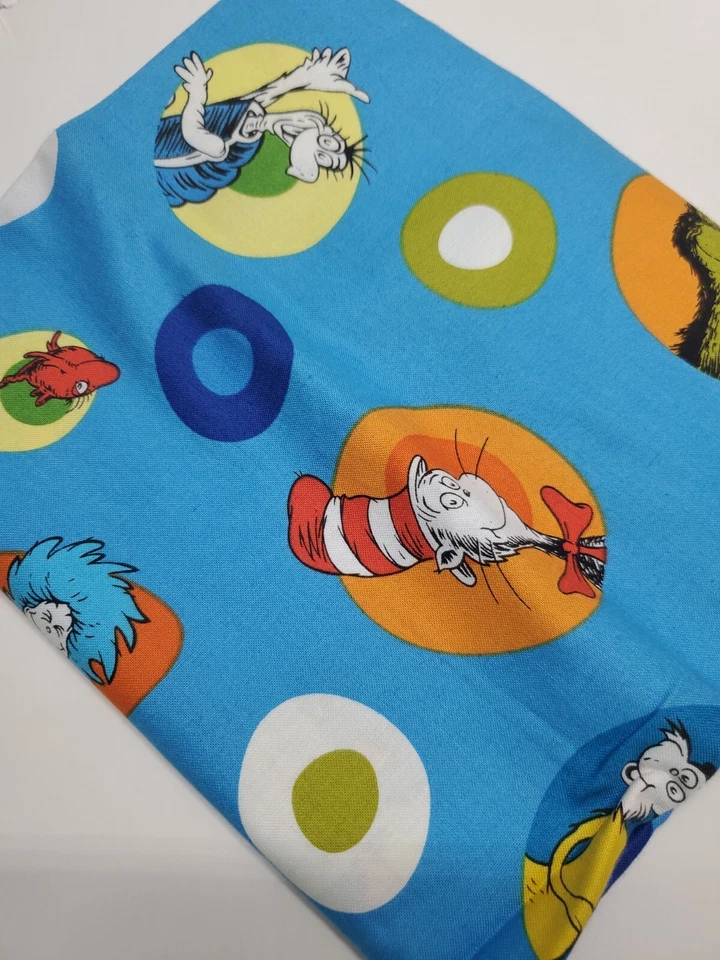 Tecido Dr Seuss Celebrar Círculos Azul Robert Kaufman Colcha Novidade UM JARDA - Imagem 1 de 1