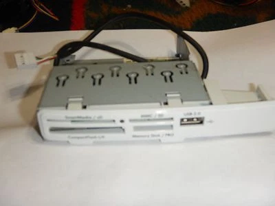 5070-0840 9-In-1 4-with usb 2.0 Slot Memory Card Reader - Image 1 of 2