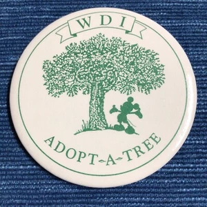Bottone pinback promozionale vintage 3" disney adotta un albero membro cast wdi topolino ~890A - Foto 1 di 2