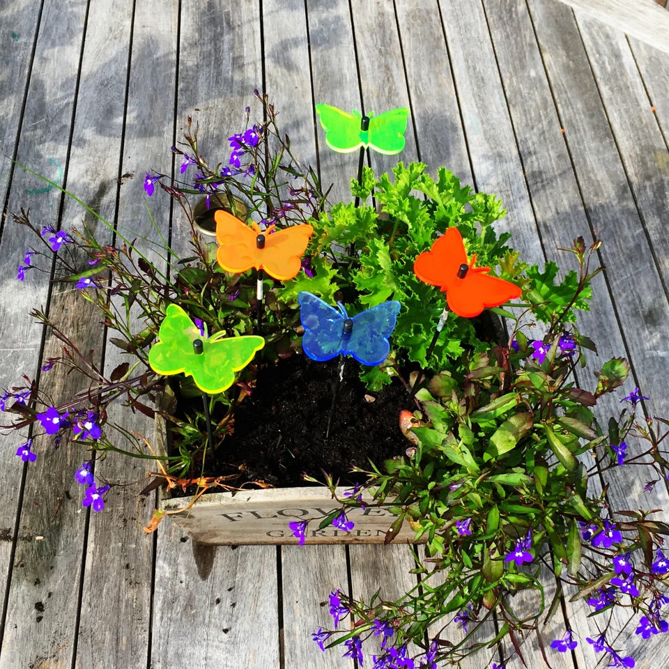 Glowing Garden Decor Stakes 5 Small Butterfly Onaments Decoration Accessory - Image 1 of 1