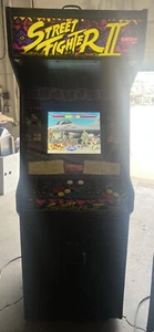 STREET FIGHTER II ARCADE MACHINE by CAPCOM 1991 (Excellent Condition) - Picture 1 of 8