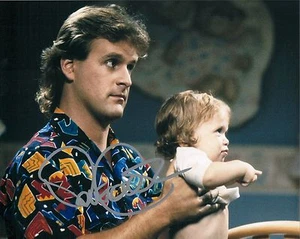 DAVE COULIER SIGNED FULL HOUSE 8X10 PHOTO UNCLE JOEY CUT IT OUT AUTOGRAPHED - Picture 1 of 1