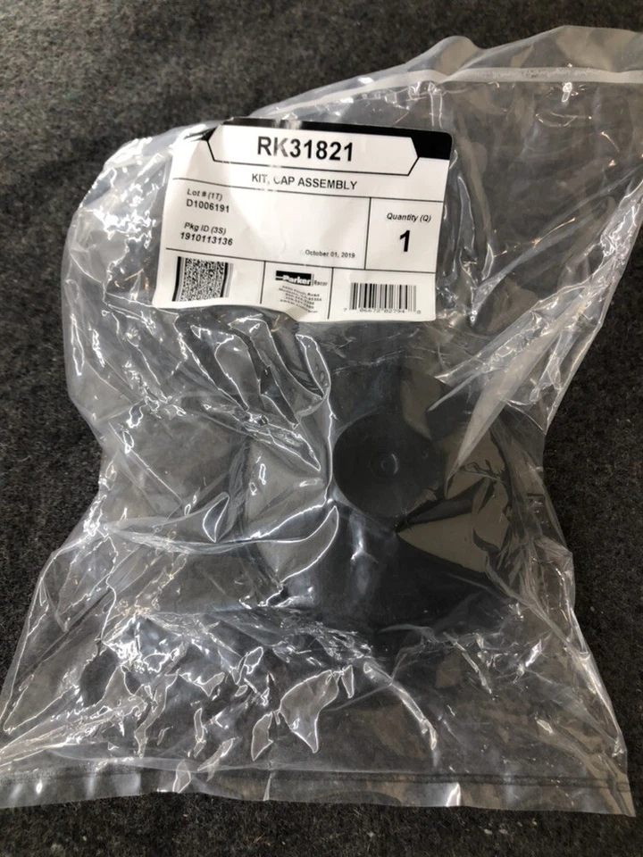 Tapa de filtro de aceite Parker Racor para Ford 2008-10 6,4 L Powerstroke | Racor # RK31821 Foto 1 de 3