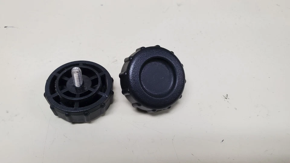 Perillas de montaje de radio VHF Icom o estándar Horizon negras - se adapta a ambas Foto 1 de 1