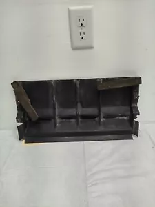 1982 C3 Corvette Air Cleaner Intake Baffle Duct Original (Damage mount tab) - Foto 1 di 7