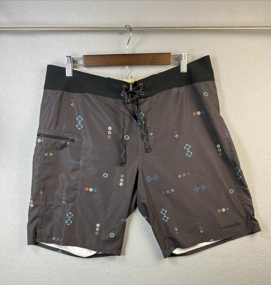 Patagonia Planing Boardshorts Mens 34 Stretch Swim Trunks  9” Inseam Geometric - Image 1 of 4