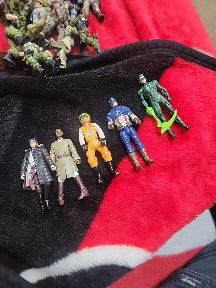 Lote misto de 5 bonecos colecionáveis - Imagem 1 de 4