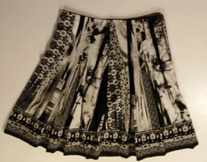 Black & White Pleated Full Skirt Lace Detail Floral Size 6 #50814 - Picture 1 of 7