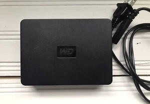 Western Digital (WD) Livewire 4-port network adapter WDBABY0000NBK-NESN - Picture 1 of 7