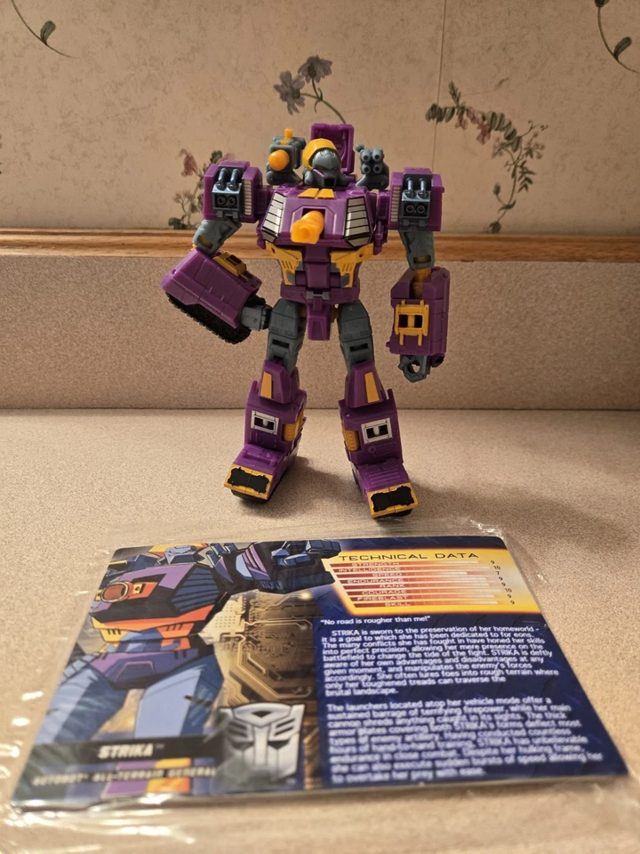 Transformers Botcon 2013 Machine Wars Strika - Image 1 of 1