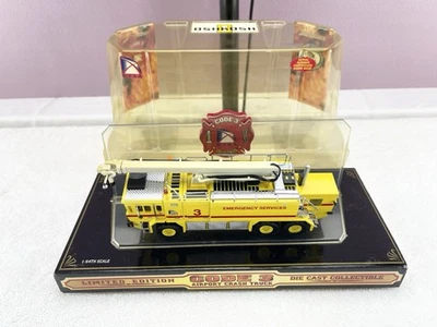 Code 3 Collectibles 1/64 Scale GTAA Toronto Fire Oshkosh Crash Truck Good Condtn - Image 1 of 4