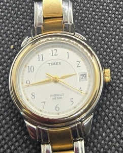 Reloj Timex Mujer Indiglo Plateado Dorado Dos Tonos Metal WR50M Batería Nueva - Imagen 1 de 8