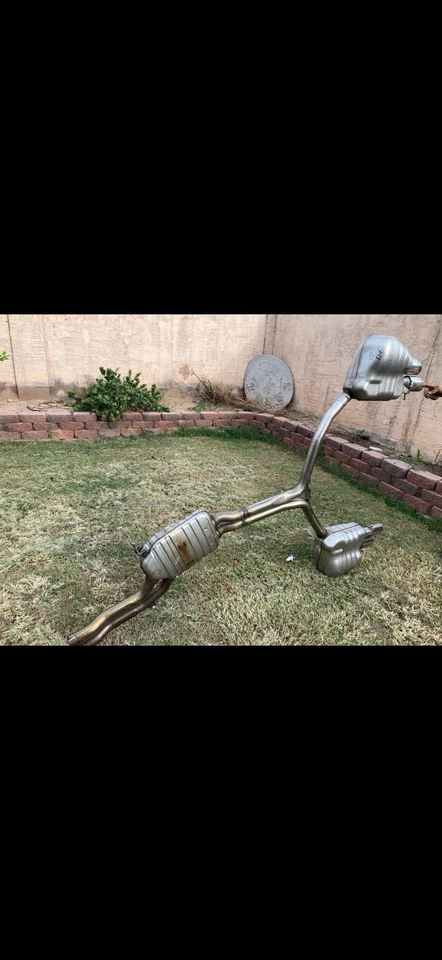Silenciador de escape trasero de fábrica para Audi S5 2014 Foto 1 de 1