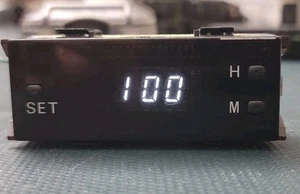 97-02 MITSUBISHI MONTERO SPORT CENTER DIGITAL CLOCK OEM REMANUFACTURED - Bild 1 von 3