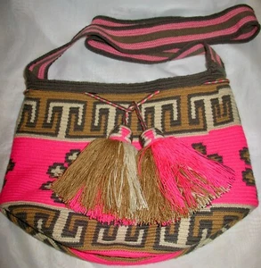 WAYUU MOCHILA Crossbody PURSE BUCKET BAG Hot Pink ~ Handmade Columbia - Picture 1 of 8