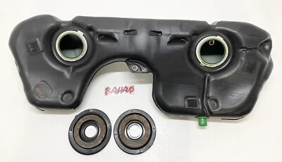 04-12 Tanque de combustible de plástico genuino OEM BMW E90 335xi 16117163293 325i 328i 330i E9X Foto 1 de 4