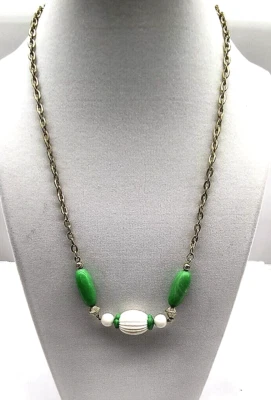 Collar Retro Avon Verano Verde y Blanco Cuentas, Cadena Tono Dorado #762 Foto 1 de 4
