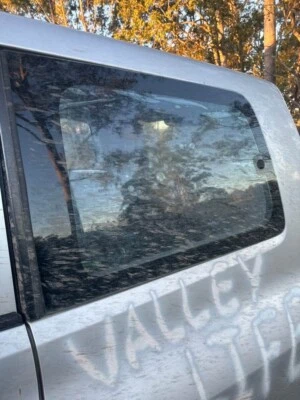 2002 Mitsubishi Pajero Left Rear Cargo Glass 00-06 NM NP SWB LWB #B346 - image 1 of 4