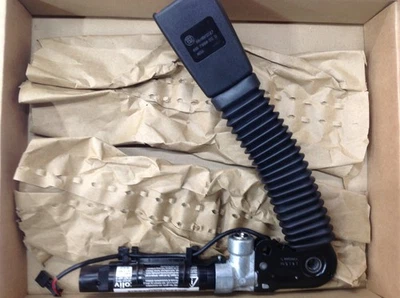 BMW Buckle with PreTensioner 72119115305 - Image 1 of 4