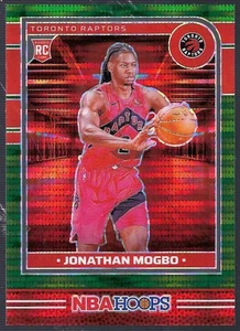 2024-25 Hoops Premium Prizms Green Pulsar #261 Jonathan Mogbo #20/25 - Bild 1 von 2