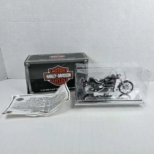 Harley-Davidson Avon 1999 tren nocturno modelo Maisto FXSTB - Imagen 1 de 9