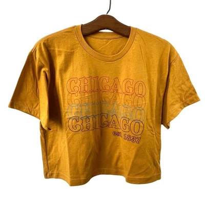 Chicago Boxy T-Shirt Medium Yellow Crewneck Short Sleeve Crop Pullover Design - Image 1 of 4