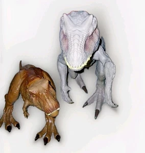 Figuras de acción Jurassic World T-Rex y cinta VHS 2001 Jurassic Park lll - Imagen 1 de 5