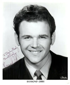 Fotografía de cantante de ópera vintage firmada a mano de RAYMOND GIBBS 8”X10” - Imagen 1 de 1