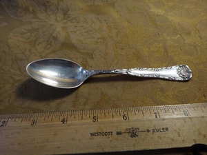 Antico cucchiaio Tiffany in argento sterling bordo onda pat. 1884 - Free S&H USA - Foto 1 di 6
