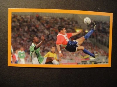 HUGO BRIZUELA PARAGUAY FOOTBALLER #19 WORLD CUP FOOTBALLER - Image 1 of 2