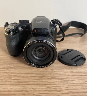 Fujifilm FinePix S4900 14.0MP Digital Bridge Camera 30x Optical Zoom - Tested - Image 1 of 4